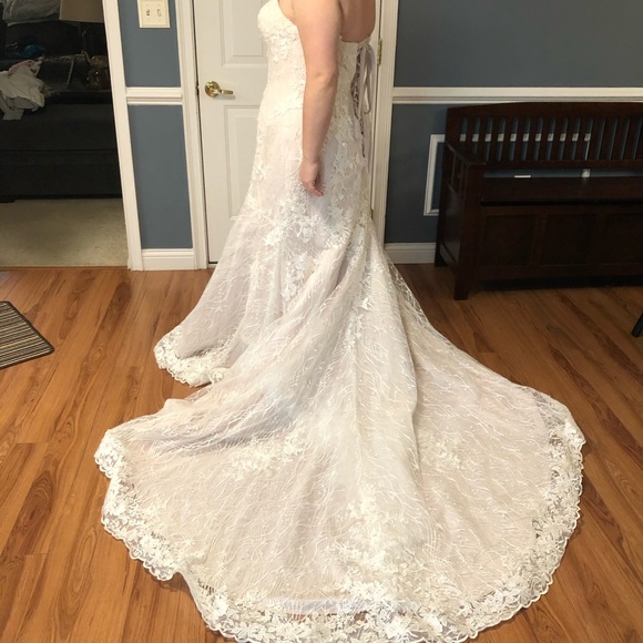 Wedding dress